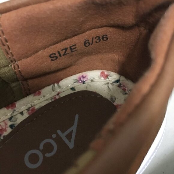A. Co Brown Boat Shoes Size 6 - Picture 4 of 6